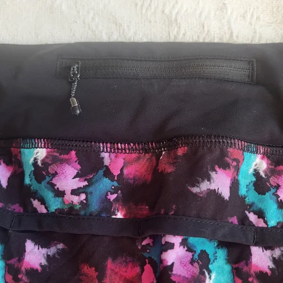Lululemon Hotty Hot Skirt 11 Midnight Bloom Black Deep Fuscia Sz 10 - Picture 7 of 8